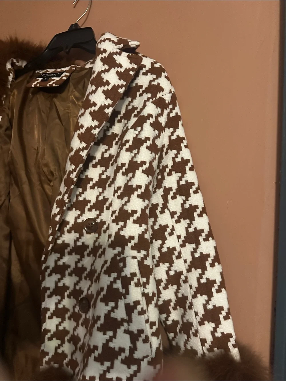 Beautiful Soft Brown & White Houndstooth pop Removable Faux Fur-Trim Coat